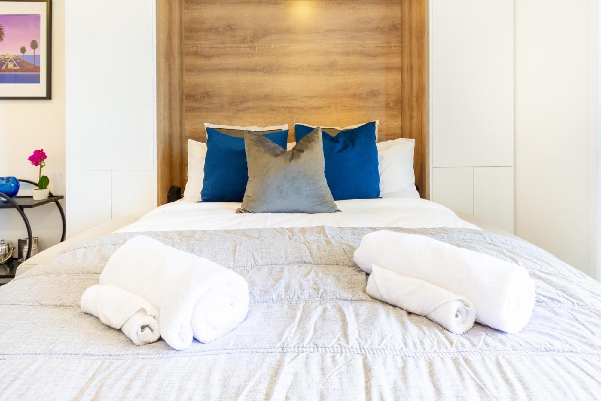 Central City Charm: Pet-Friendly Studio Christchurch Ngoại thất bức ảnh