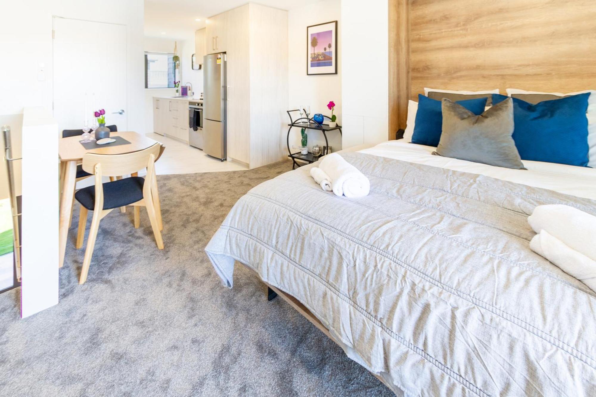 Central City Charm: Pet-Friendly Studio Christchurch Ngoại thất bức ảnh